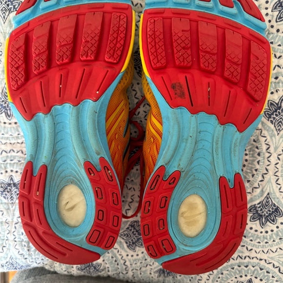 Running Shoes - Picture 3 of 5